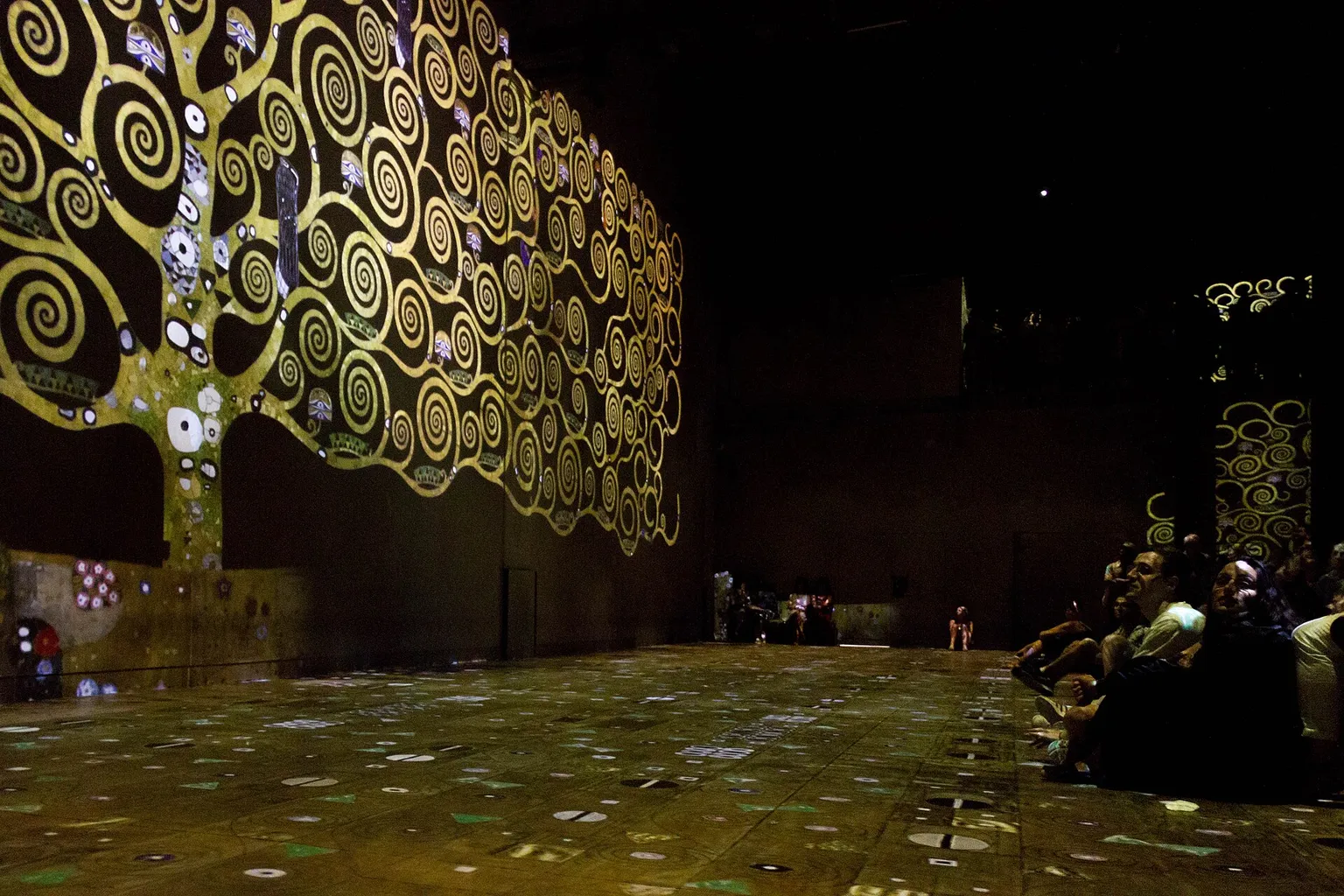 Atelier des Lumières tarifs : le dilemme de Sophie