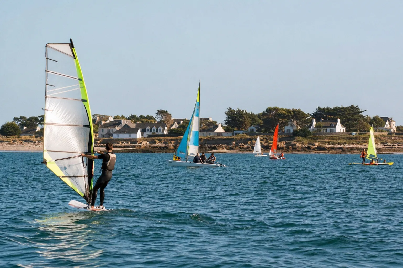 Base nautique de Gâvres : comment décrypter les offres de la Sellor sur la Grande plage