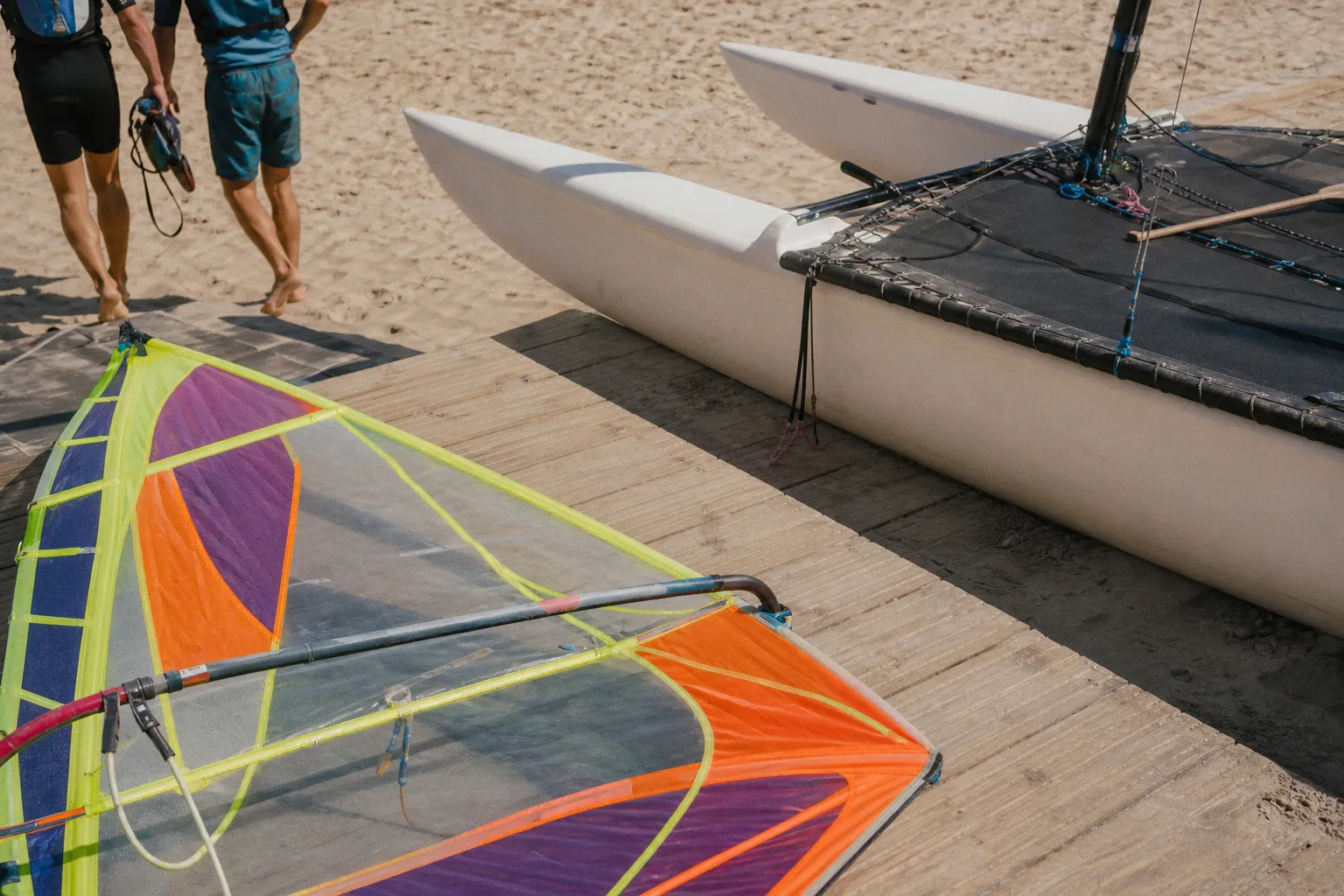 Catamaran ou planche à voile : le dilemme d'Antoine