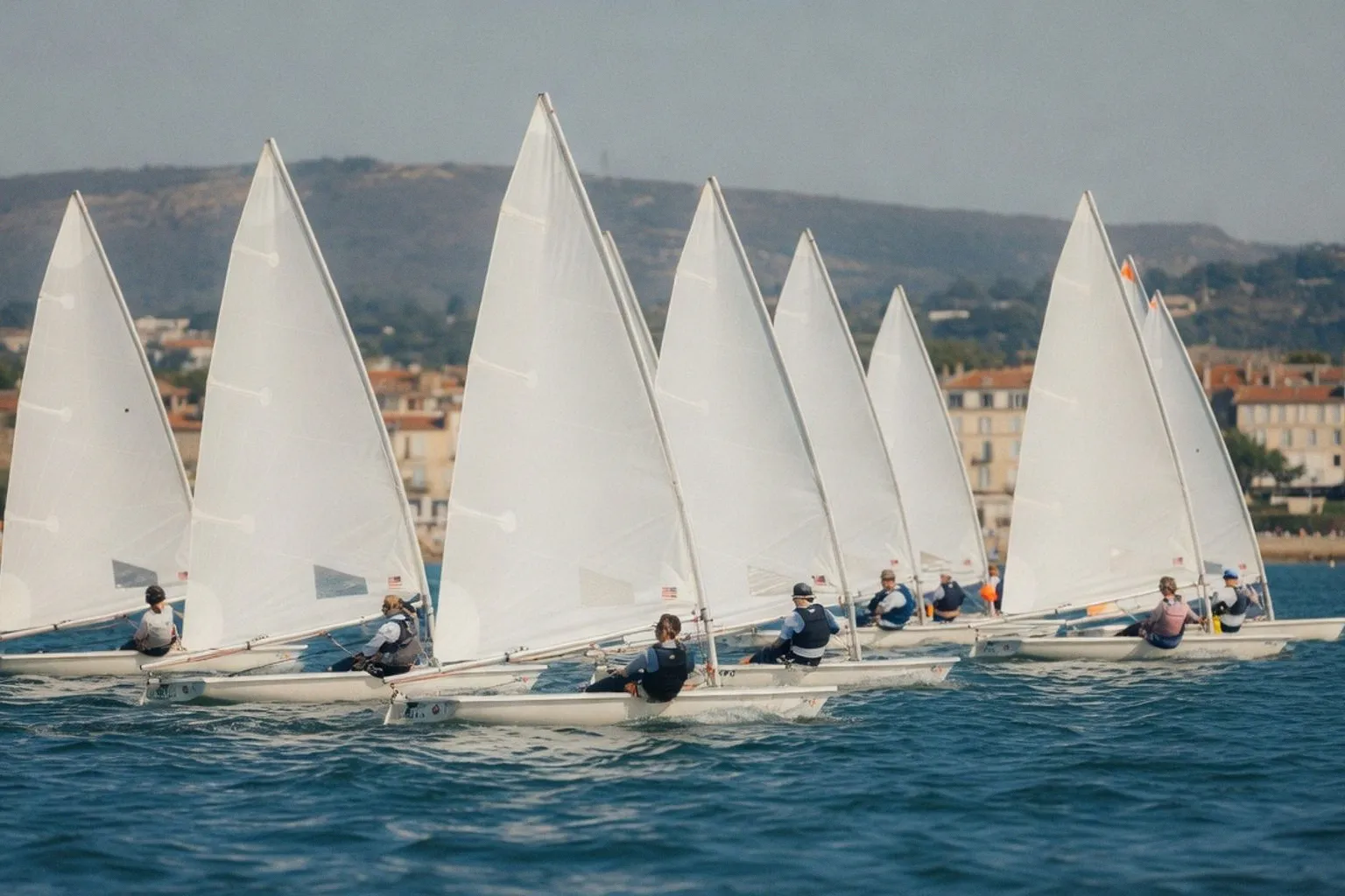 Cinq espoirs de l'école de voile de Cherbourg au championnat de France