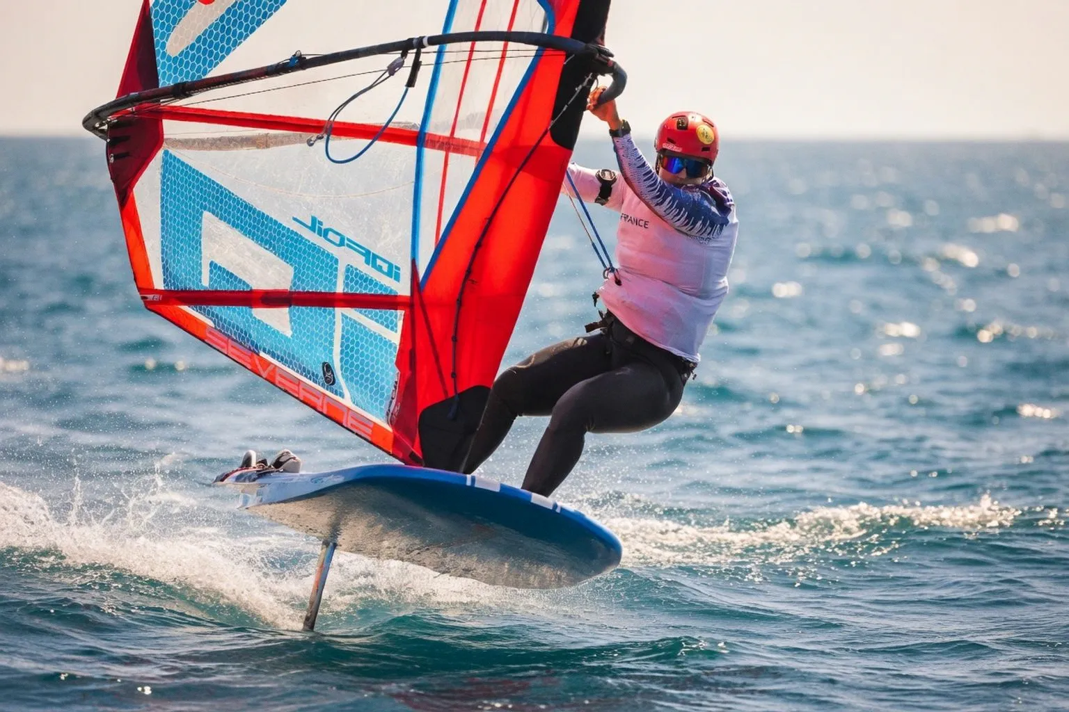 Planche à voile : Hélène Noesmoen en quête d'un titre mondial avant les Jeux olympiques